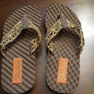 Skechers flip flops